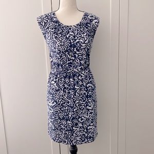 Loft petite women’s summer navy and white sleeveless t-shirt dress.